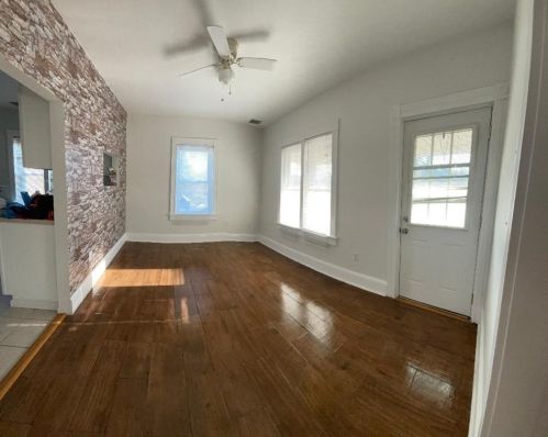 145 Railroad St, Lincoln, RI 02838-1114