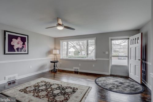 210 Rosedale Ave, Lancaster PA  17603-5708 exterior