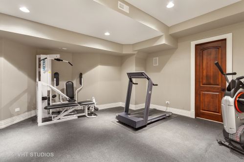 6403 Garfield Ave, Willowbrook IL  60527-5237 exterior