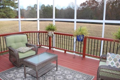 6037 Magnolia Rdg, Stone Mountain GA  30087-6068 exterior