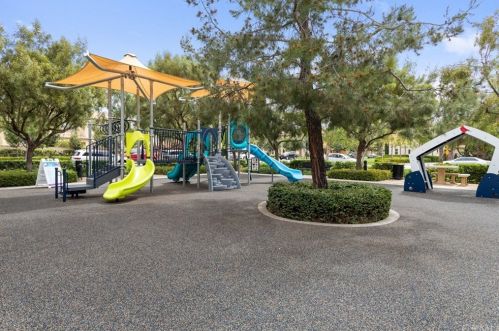 129 Pathway, Irvine CA  92618-8846 exterior