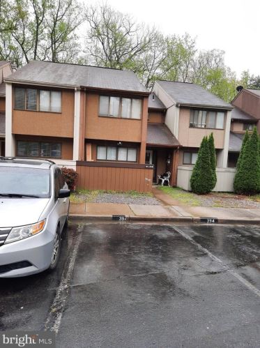 15319 Postillion Ter, Woodbridge, VA 22191-3813