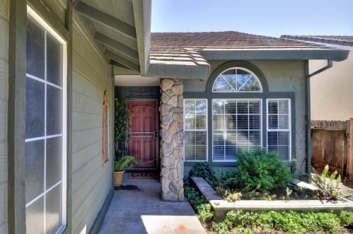 8664 White Peacock Way, Elk Grove, CA 95624-3701