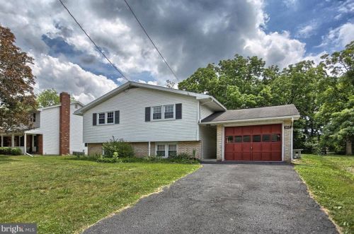 809 Hamilton St, Carlisle, PA 17013-1524