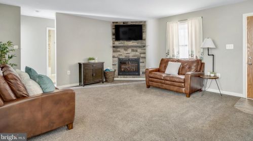 340 Revenoor Rd, Harpers Ferry WV exterior