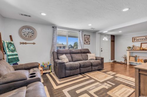 819 300, Woodland Hills UT 84653-9423 exterior