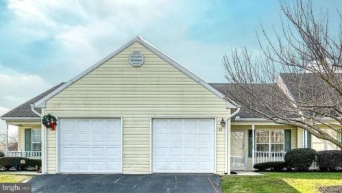 32 Hagarman Dr, York, PA 17408-4546