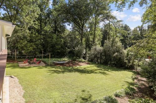 535 Bridgewater Dr, Atlanta GA  30328-2814 exterior