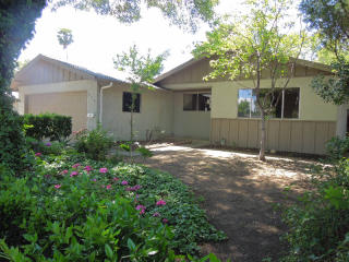 220 Bowline Dr, Vacaville, CA 95687-4711