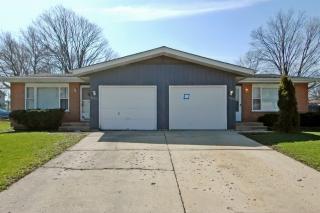 1207 Fairwood Dr, Hoffman Estates, IL 60123-1453