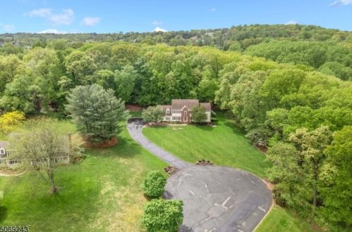 7 Jenny Jump Ct, Flemington, NJ 08822-5510