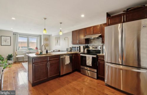 528 13 St, Philadelphia PA  19147-4533 exterior