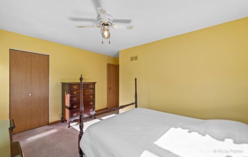 1168 Chalet Dr, Carol Stream IL  60188-3972 exterior