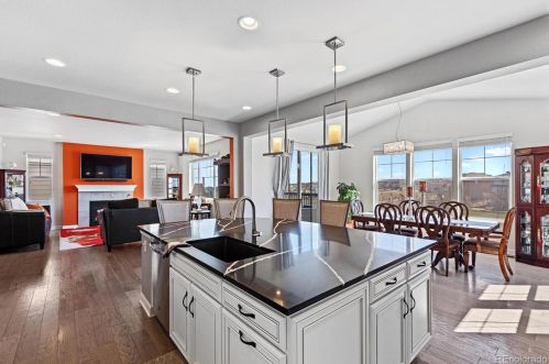 7370 Old Hammer Way, Aurora CO  80016-6115 exterior