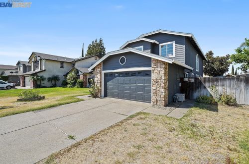 1139 Winters Dr, Manteca, CA 95337-9665