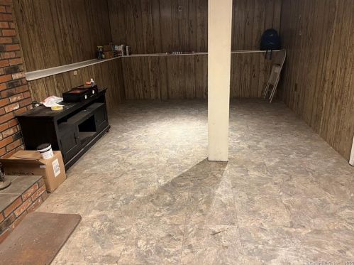 413 Dunham St, Southington CT  06489-1216 exterior