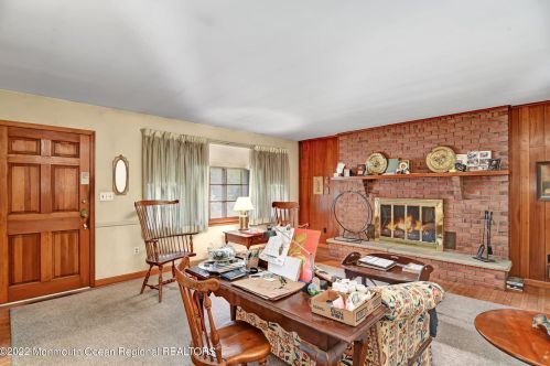 725 Lincoln Dr, Perth Amboy, NJ 08861-2313