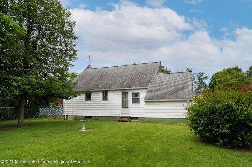 96 Borden St, Red Bank, NJ 07702