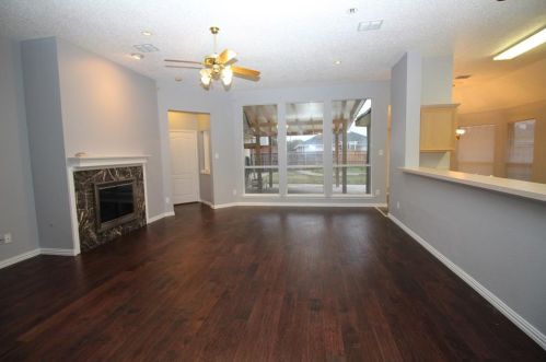 2706 Pecan Meadow Dr, Garland TX  75040-3978 exterior