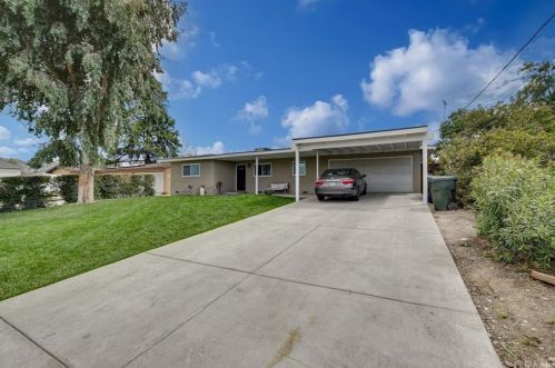 12767 10th St, Yucaipa, CA 92399-2049