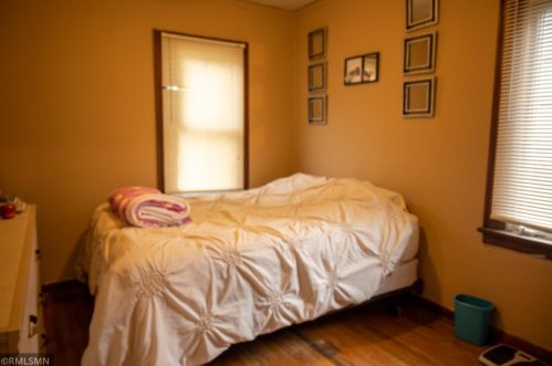 1055 Farrington St, Saint Paul MN  55117-5103 exterior