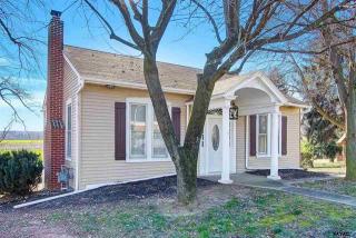 4764 Prospect Rd, York, PA 17406-8653