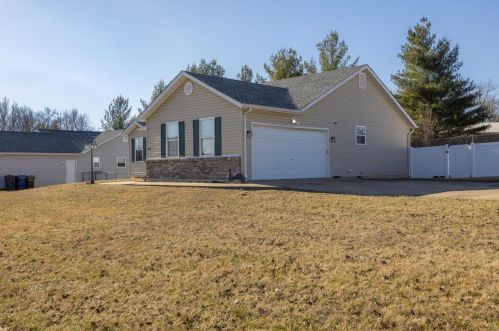 332 Excalibur Blvd, Old Alexandria, MO 63379-2327