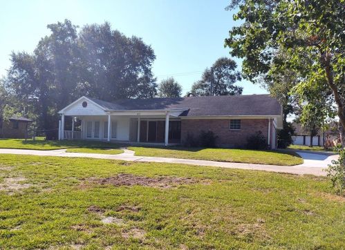 617 Baywood Dr, Taylor Lake Village TX  77586-1807 exterior