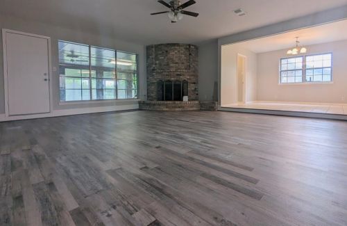 18 Panorama Dr, Conroe TX  77304-3400 exterior