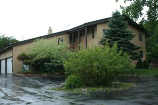 1613 River Rd, Green Oaks, IL 60048-4222