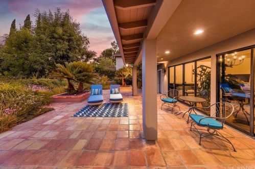 16434 Marbro Dr, Van Nuys, CA 91436-3619