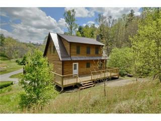 92 Arrowood Rd, Weaverville NC  28787-9043 exterior