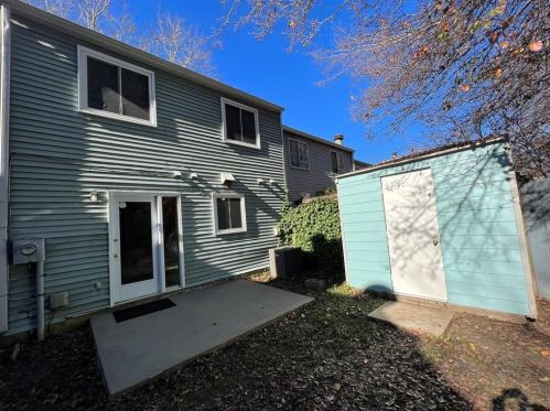 8835 Long Beach Cir, Atlanta GA  30350-2208 exterior