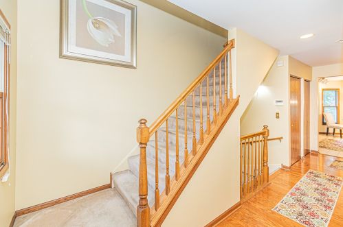 130 Spring Ct, Carpentersville, IL 60110-2819