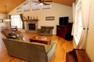 307 Mountain View Dr, Central, SC 29630-9292