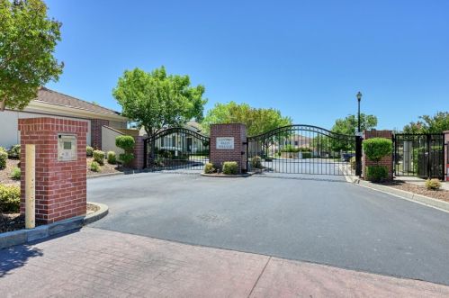 260 Marsalla Dr, Folsom CA  95630-7201 exterior