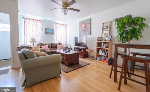 622 12th St, Philadelphia, PA 19147-1832