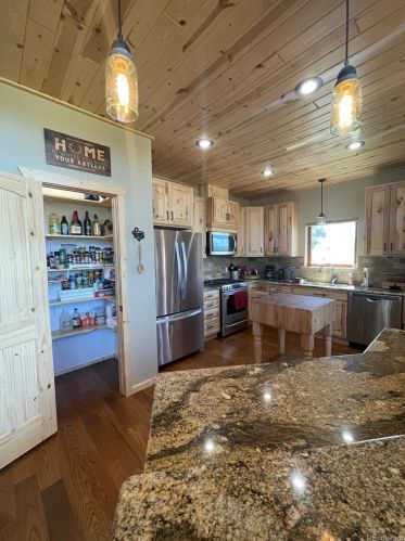 2221 Sigler Dr, Sangre De Cristo Ranches CO exterior