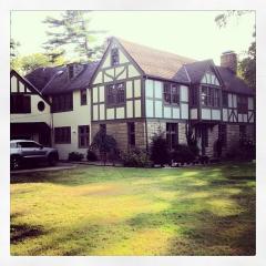 19600 Shaker Blvd, Cleveland OH  44122-1830 exterior