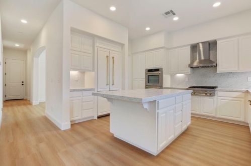 636 Stetson Dr, Valley Home CA  95361-8691 exterior