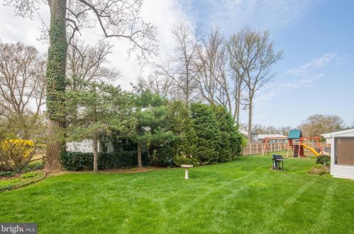 852 Wayside Ln, Haddonfield NJ 08033-1047 exterior