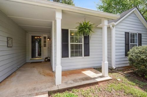 614 Bluff Dr, Holly Springs, GA 30188-5370