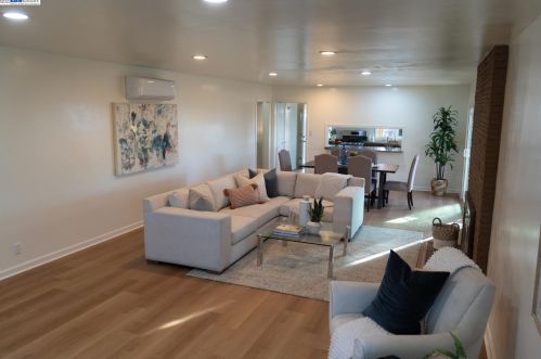 6104 Bernhard Ave, Richmond, CA 94805-1212