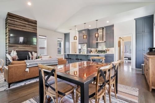 1721 Marietta Rd, Atlanta GA  30318-3668 exterior