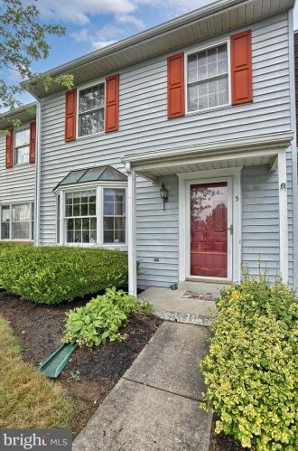 5 Partridge Cir, Carlisle, PA 17013-8711