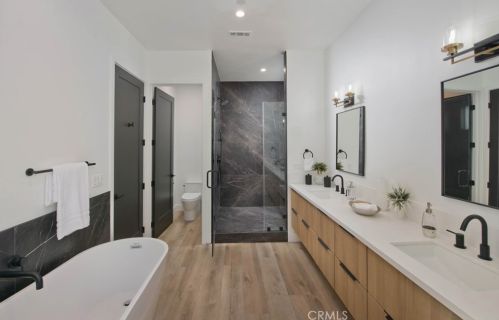 926 Valley St, Burbank CA  91505-2738 exterior