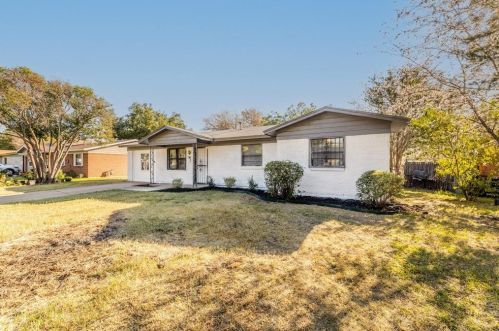 5625 Cloverdale Dr, Fort Worth TX  76134-2307 exterior