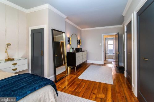 312 Juniper St, Philadelphia PA  19107-5818 exterior