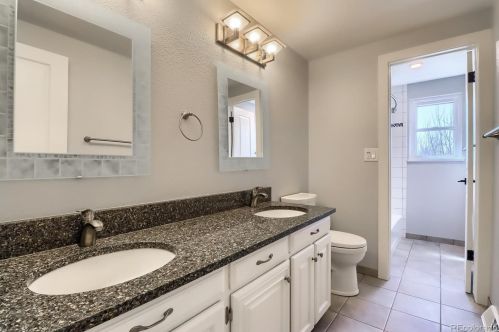 8168 Hinsdale Dr, Englewood CO 80112-1910 exterior