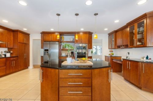 2 Brookview Cir, Dover NJ  07869-4636 exterior